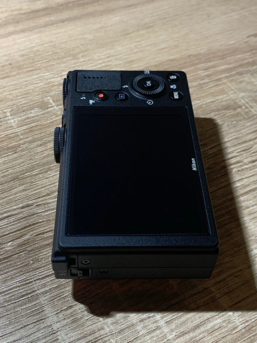 Compact Digital Camera 2482 Nikon Coolpix P330
