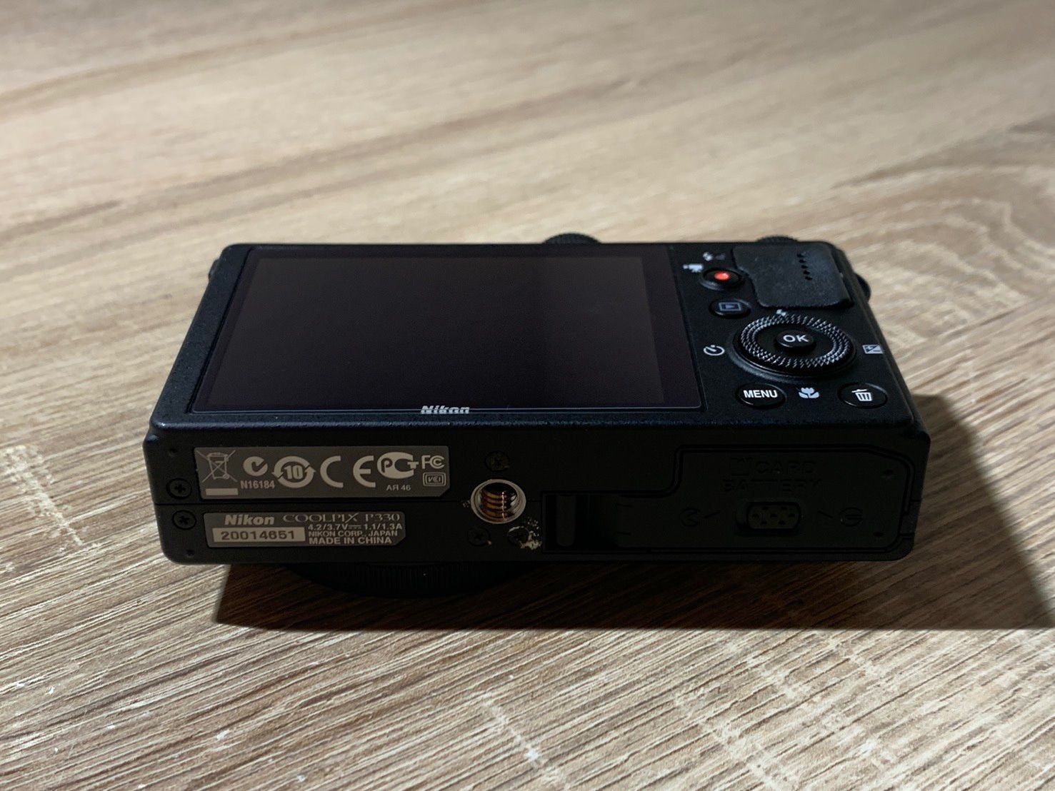Compact Digital Camera 2482 Nikon Coolpix P330