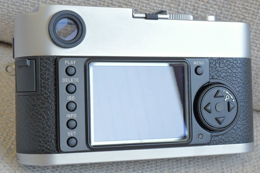 Leica Rangefinder Cameras 7/4 M9-P 5 Ccd Id 15