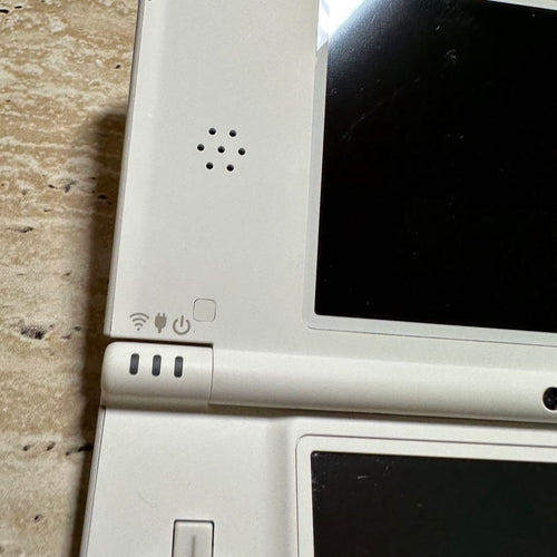 Nintendo Ds Consoles (Dsi) Dsill 6588