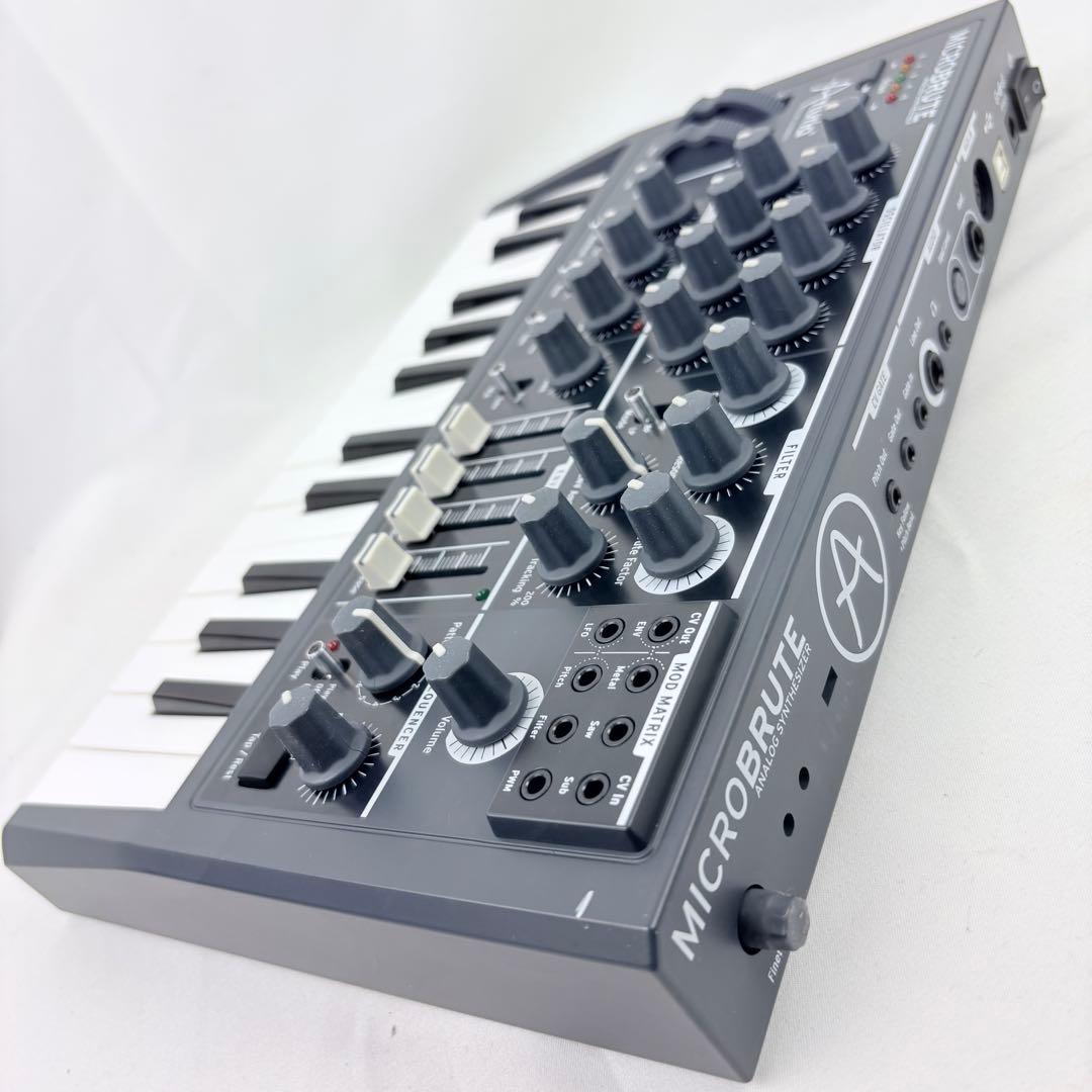 Analog Synthesizer Arturia Microbrute