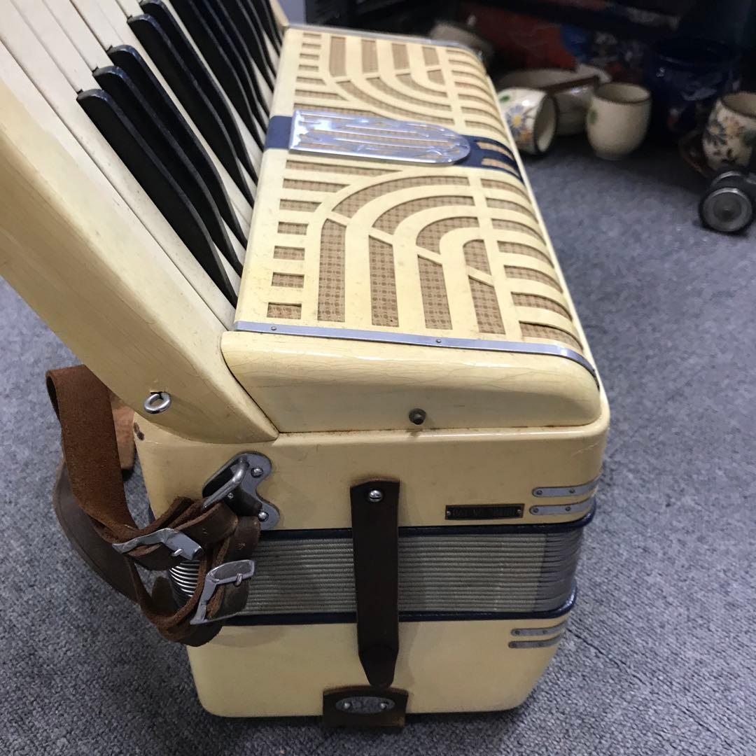 Yamaha Accordion Model No 4970