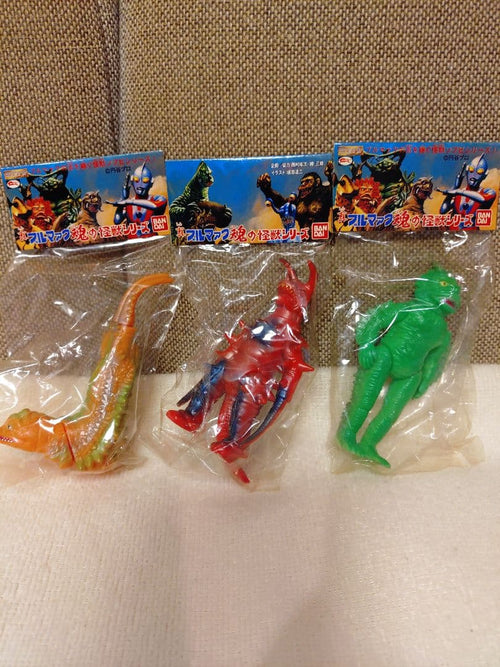 Bandai Kaiju 3