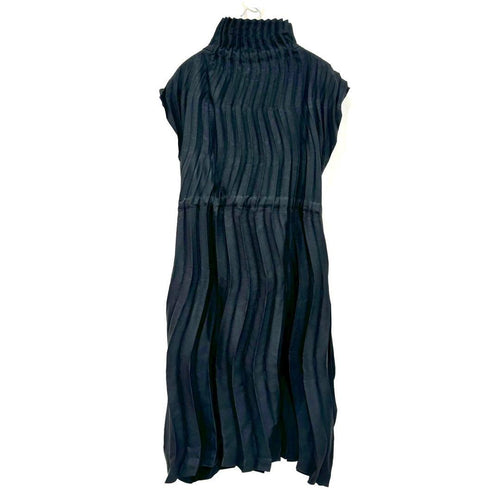 Issey Miyake No Sleeve Me Pleats Please