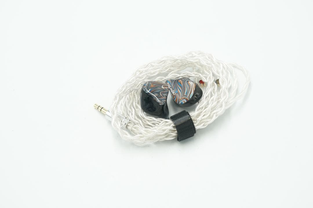 Recableable Earphones Thieaudio Legacy 4