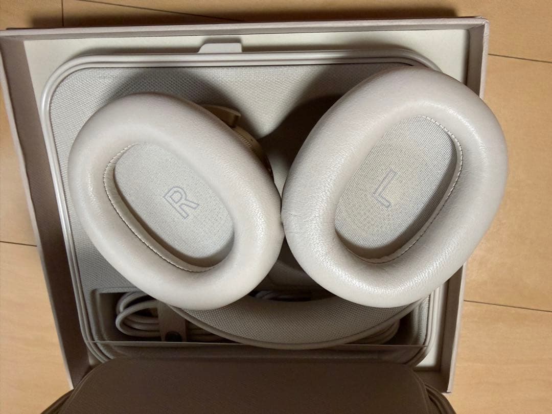 Bang Olufsen Wireless Headphones Beoplay H95 Gold Tone