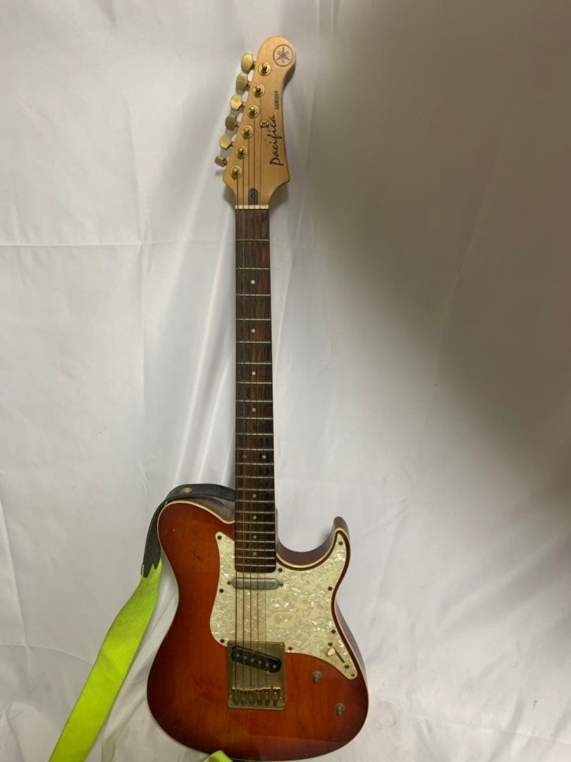 Yamaha Electric Guitar Pacifica 302S