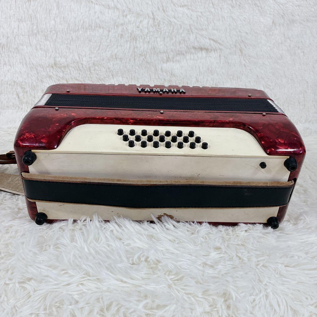 Yamaha Accordions 32 21