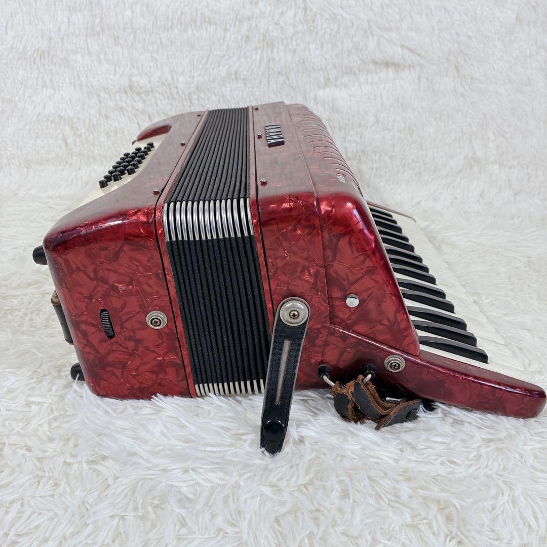 Yamaha Accordions 32 21