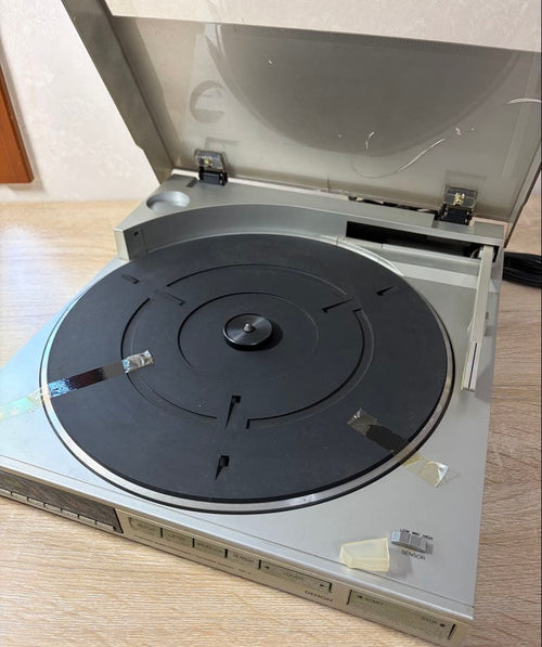 Record Players (Turntables)