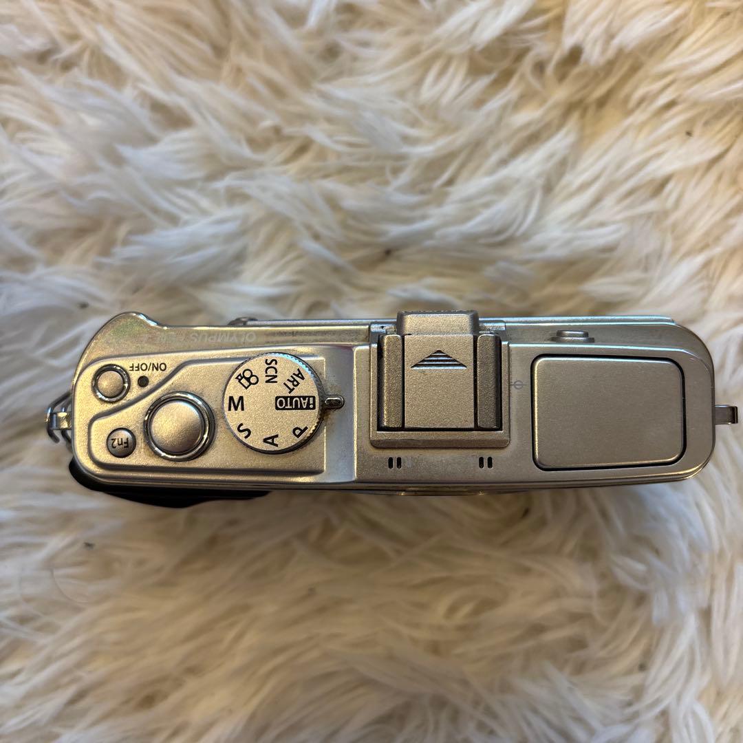 Olympus Mirrorless Interchangeable Lips