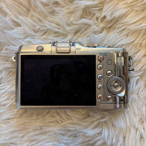 Olympus Mirrorless Interchangeable Lips