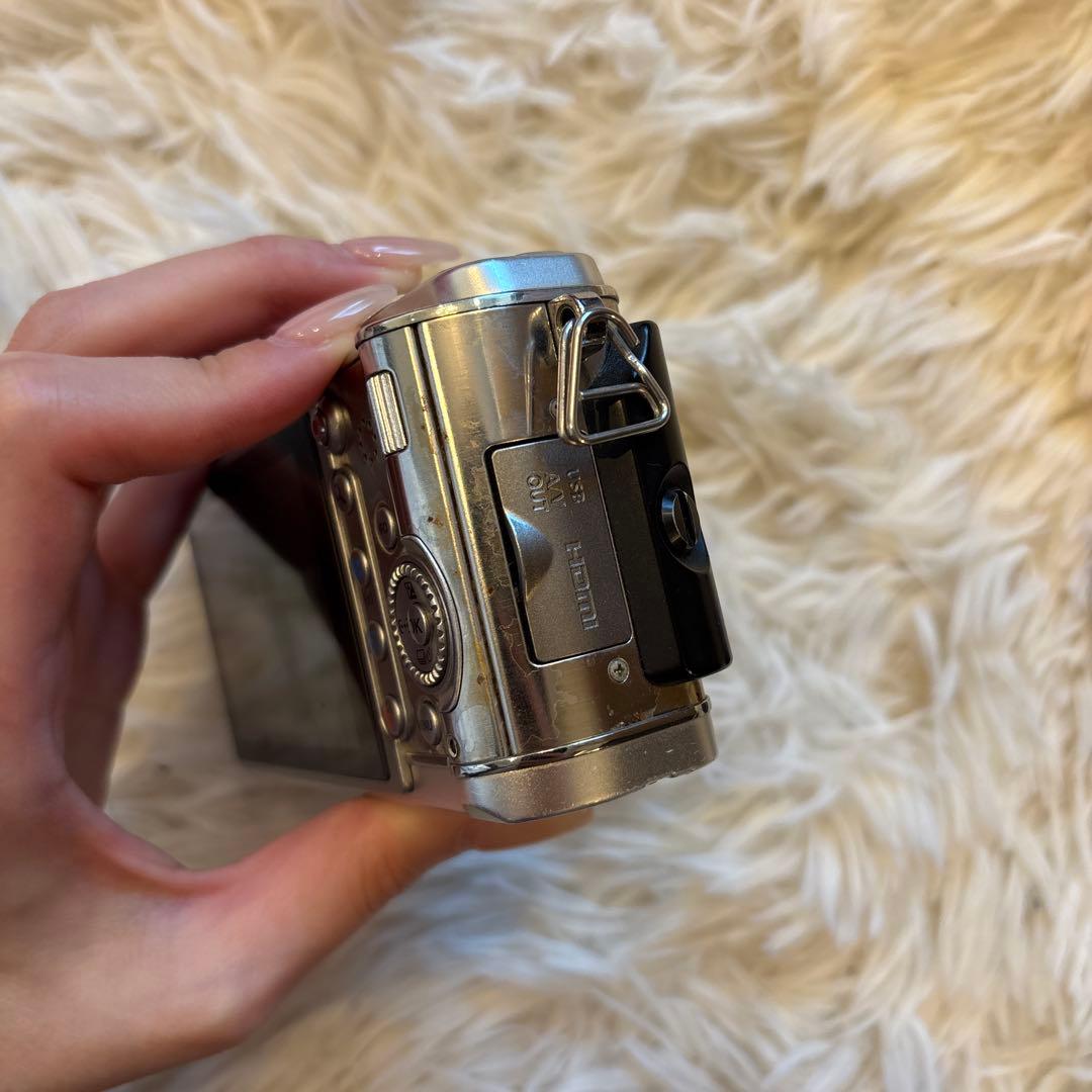 Olympus Mirrorless Interchangeable Lips