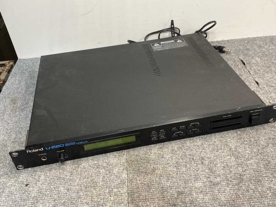 Hardware Instruments Roland U-220
