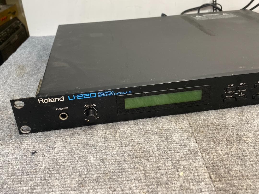 Hardware Instruments Roland U-220