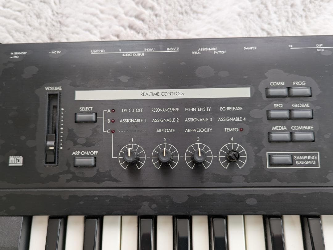 Korg Analog Synthesizers Tr61 Workstation