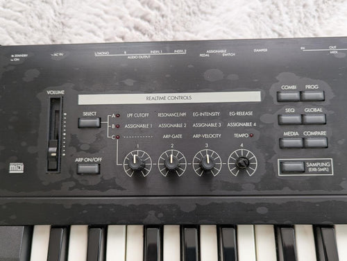 Korg Analog Synthesizers Tr61 Workstation