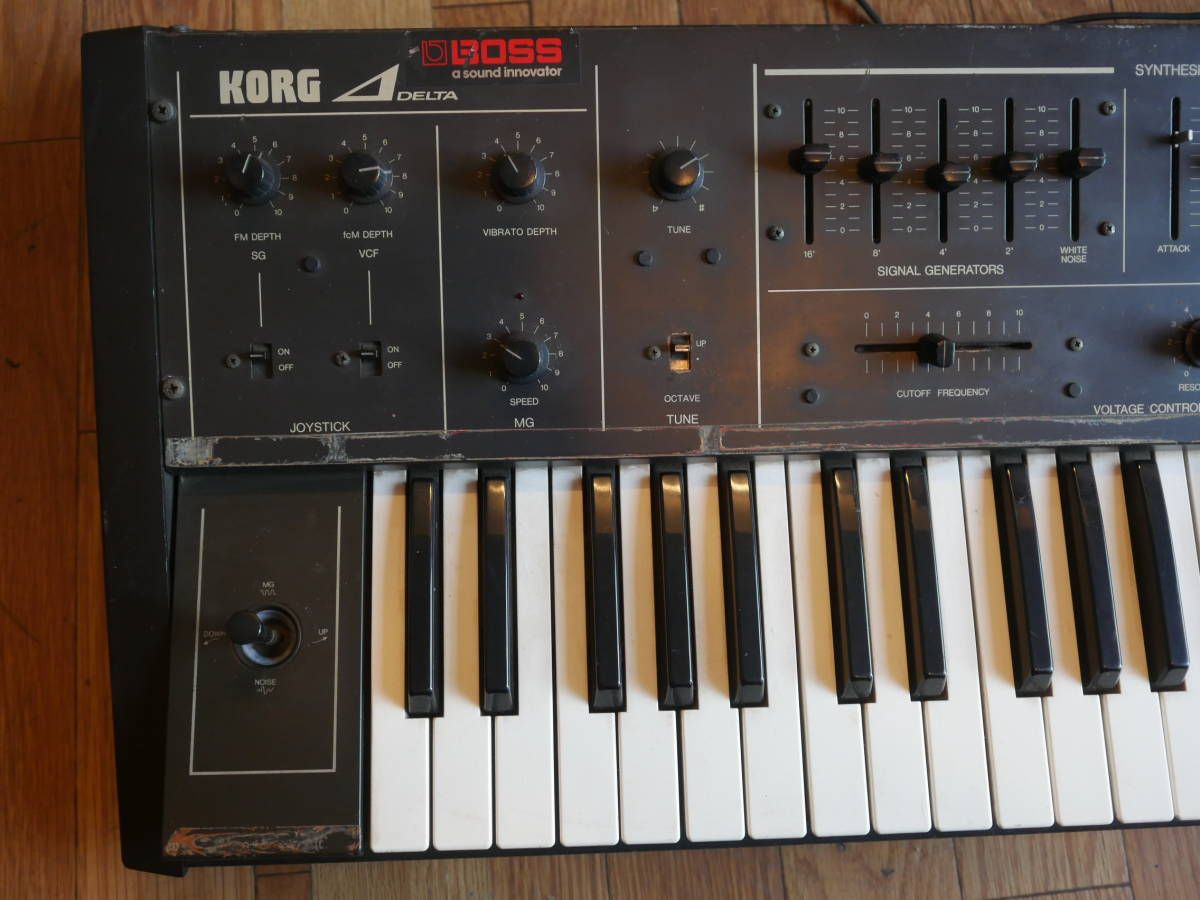 Analog Synthesizer Korg Delta Dl-50