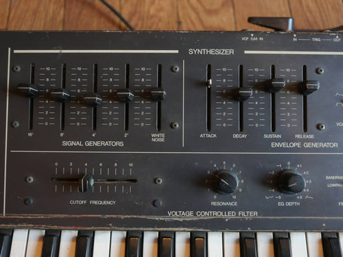 Analog Synthesizer Korg Delta Dl-50