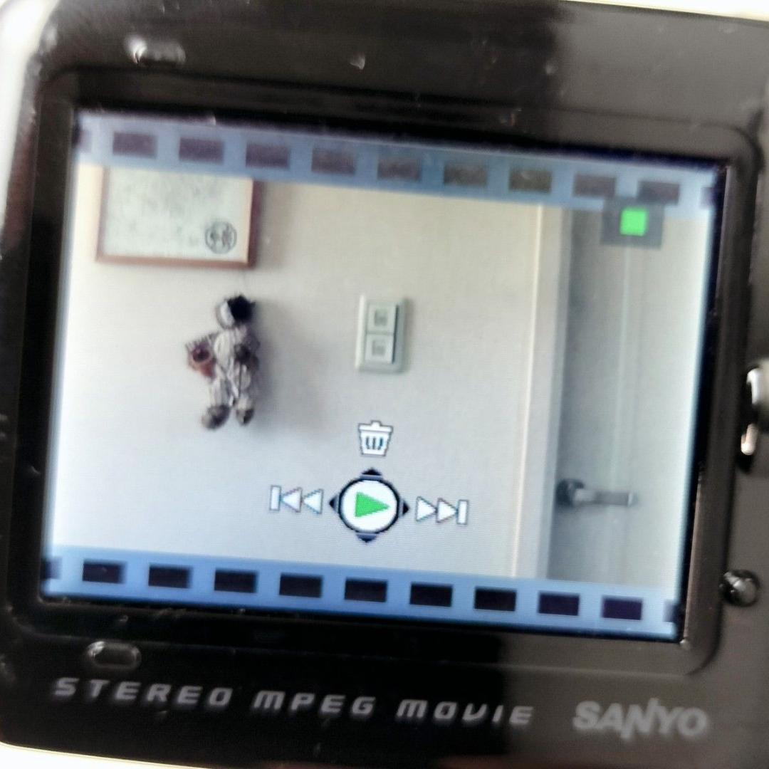 Xacti Compact Digital Camera Sanyo Dmx-C6