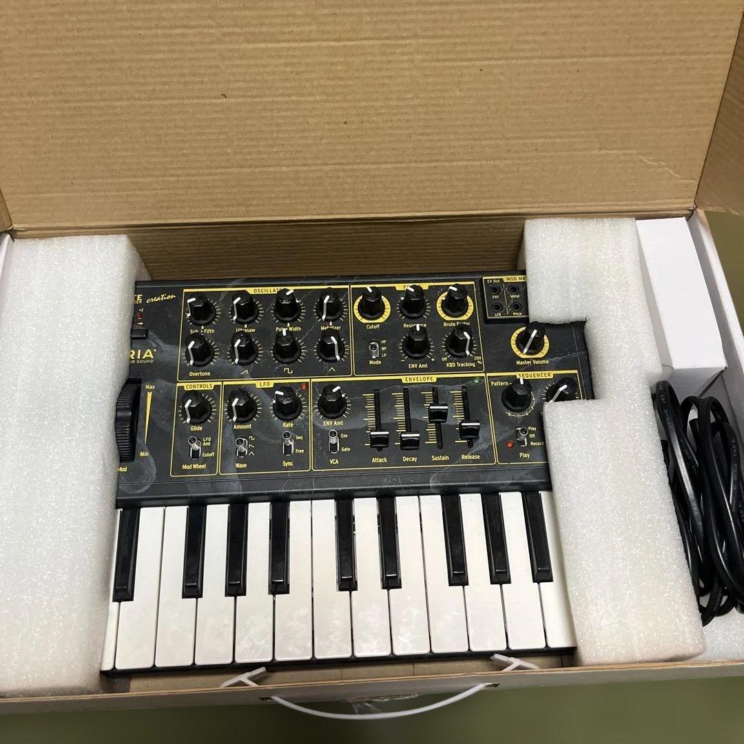 Analog Synthesizers Arturia Microbrute