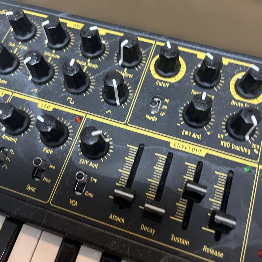 Analog Synthesizers Arturia Microbrute