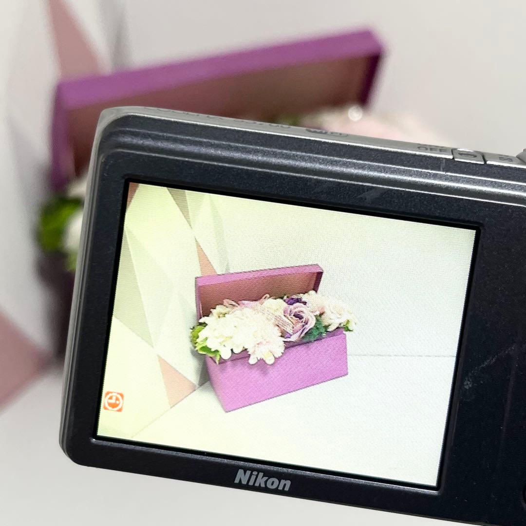 Nikon Compact Digital Camera Coolpix S3700