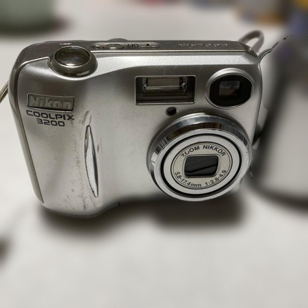 Nikon Compact Digital Camera Coolpix 3200 &3100 2