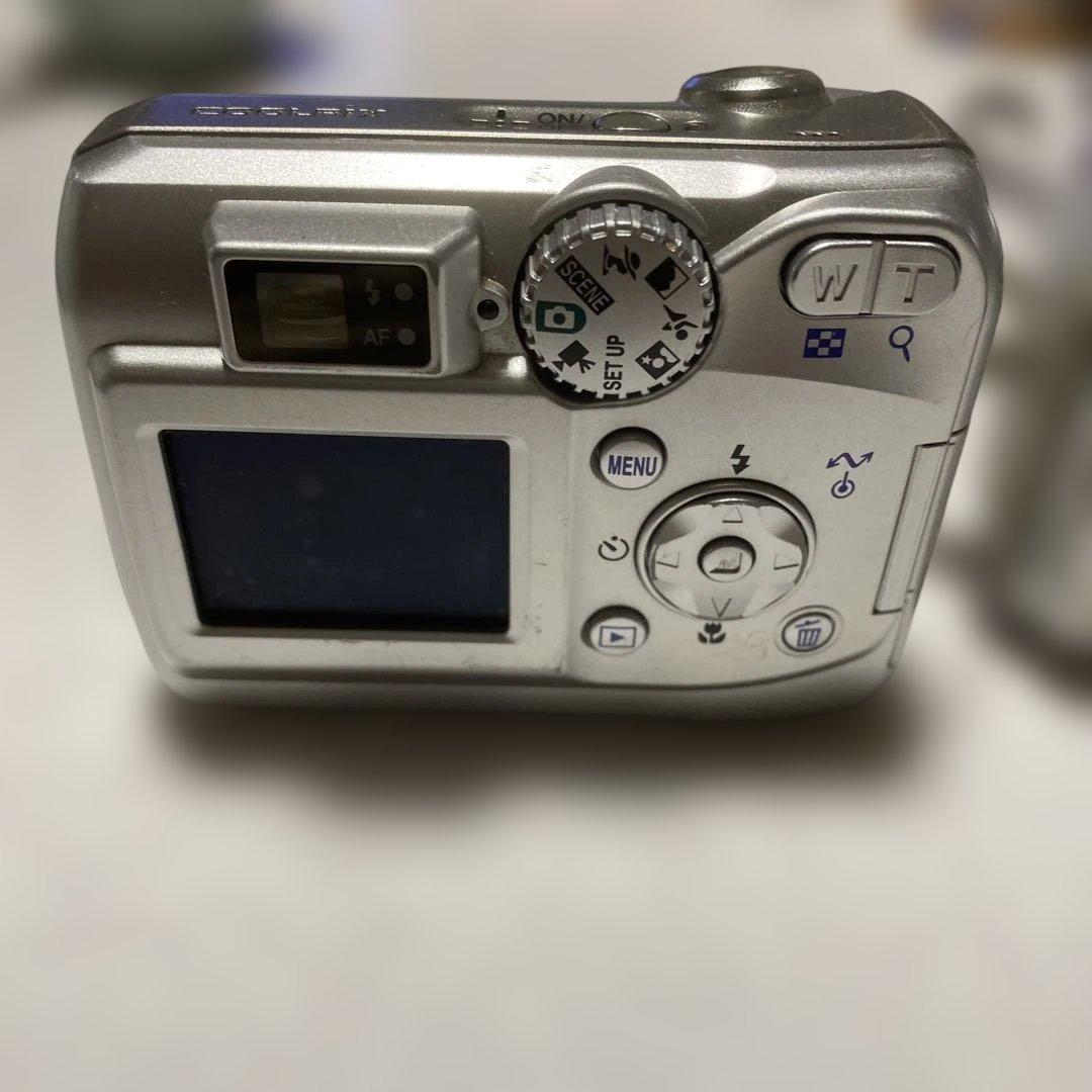 Nikon Compact Digital Camera Coolpix 3200 &3100 2