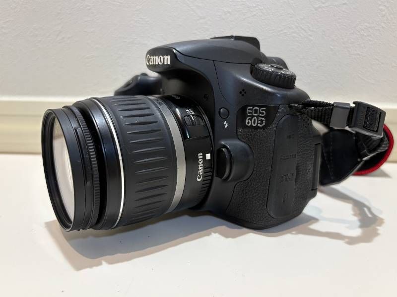 Canon Digital Slr Eos60D Ds126281 Zoom Lens Ef-S 18-55 1:3.5-5.6 Usm