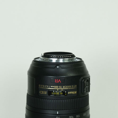 Nikon Lens (Zoom) Af-S Vr Zoom-Nikkor 70-300Mm F4.5-5.6G If-Ed F
