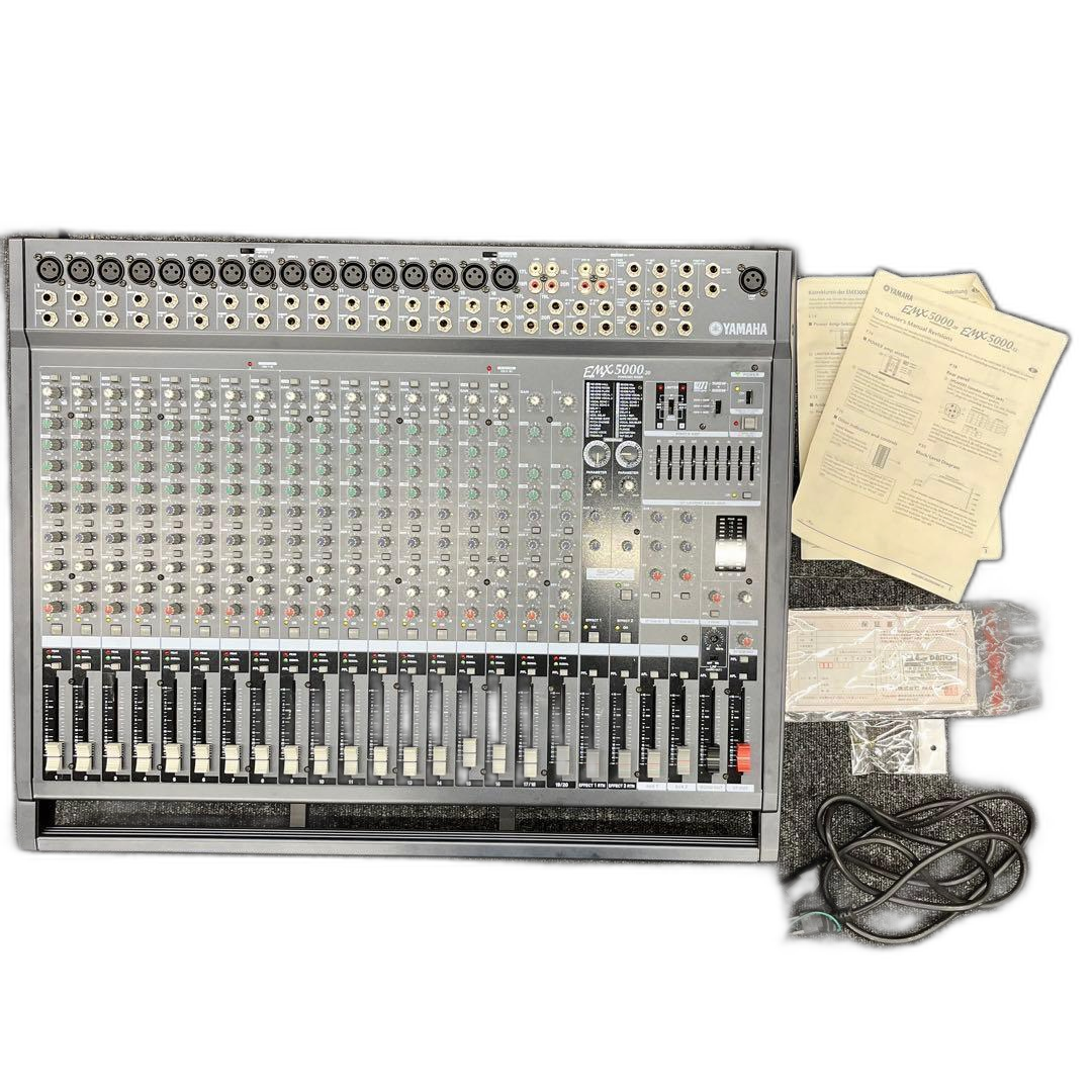 Analog Mixer 11125 Yamaha Emx5000-20