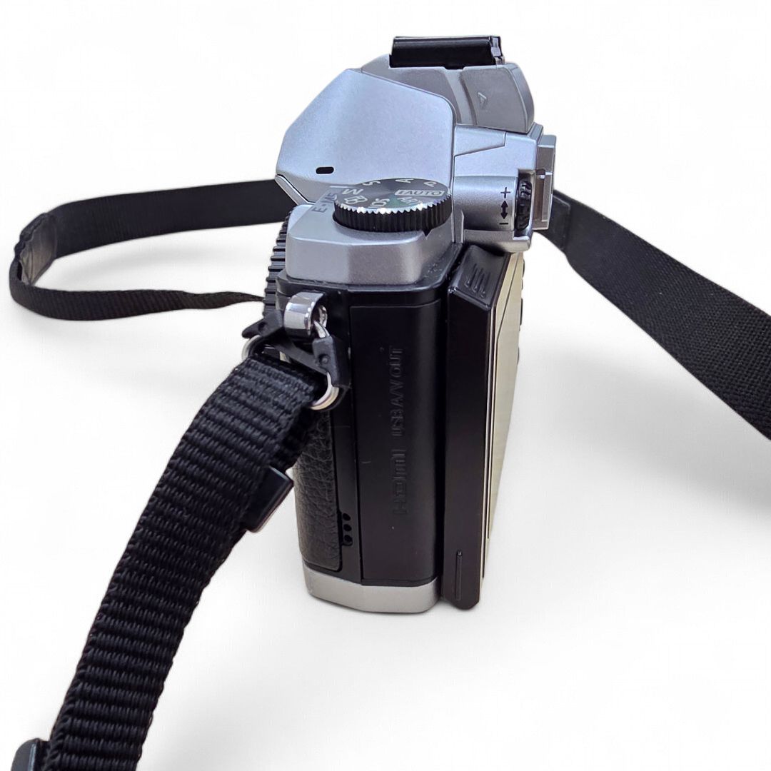 Olympus Mirrorless Interchangeable Lips Om-D E-M5