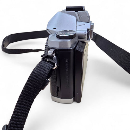 Olympus Mirrorless Interchangeable Lips Om-D E-M5