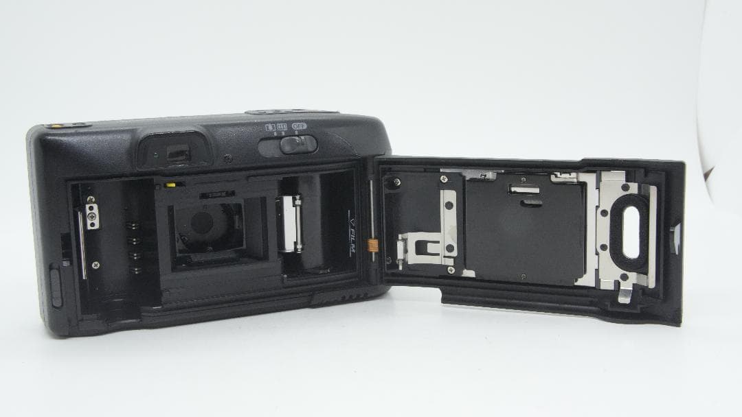 Compact Cameras (Film) F2032 Canon Autoboy Tele6 Date