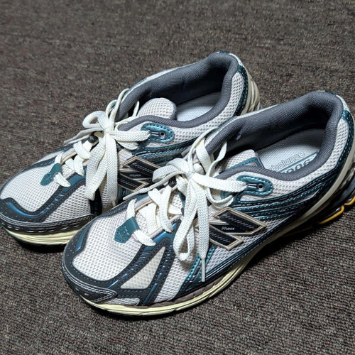 New Balance Sneakers M1906R