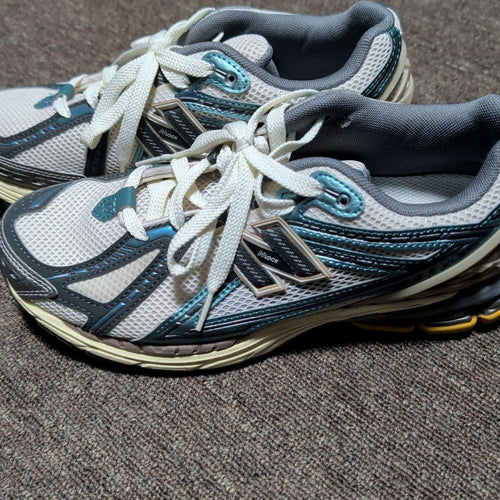 New Balance Sneakers M1906R