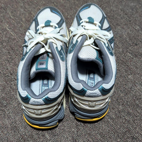 New Balance Sneakers M1906R