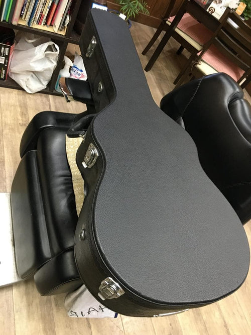 Yamaha Acoustic Guitar