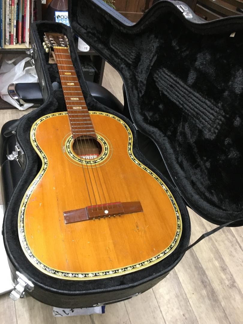 Yamaha Acoustic Guitar