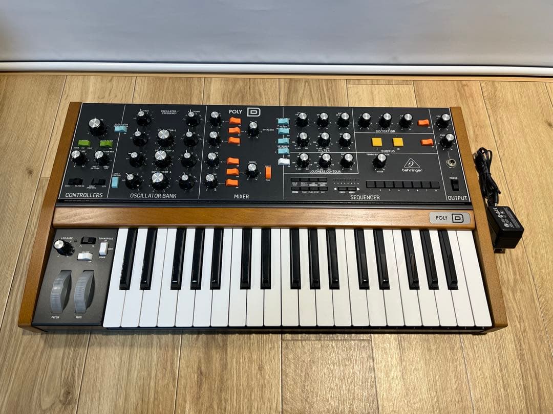 Behringer Analog Synthesizer Poly D