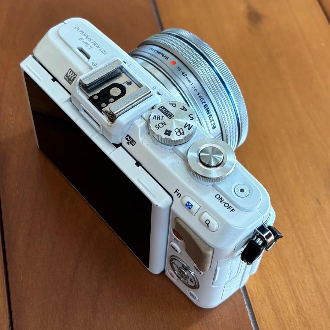 Olympus Mirrorless Interchangeable Lens Cameras Wi-Fi Pl7