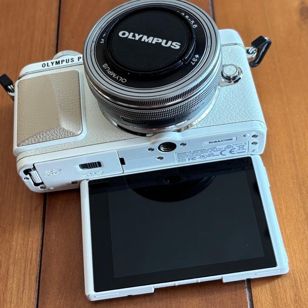 Olympus Mirrorless Interchangeable Lens Cameras Wi-Fi Pl7