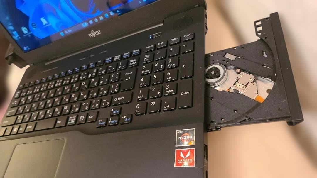 Fujitsu Windows Laptops Lifebook 15.6 Ryzen3 Ssd480 12