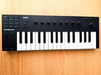 Yamaha Midi Keyboards Pads Komplete Kontrol M32 32