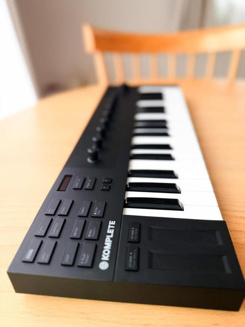 Yamaha Midi Keyboards Pads Komplete Kontrol M32 32