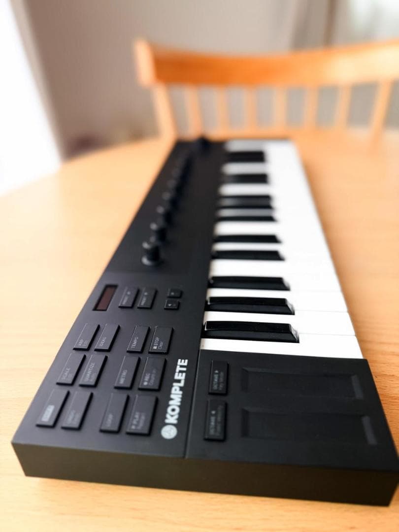 Yamaha Midi Keyboards Pads Komplete Kontrol M32 32