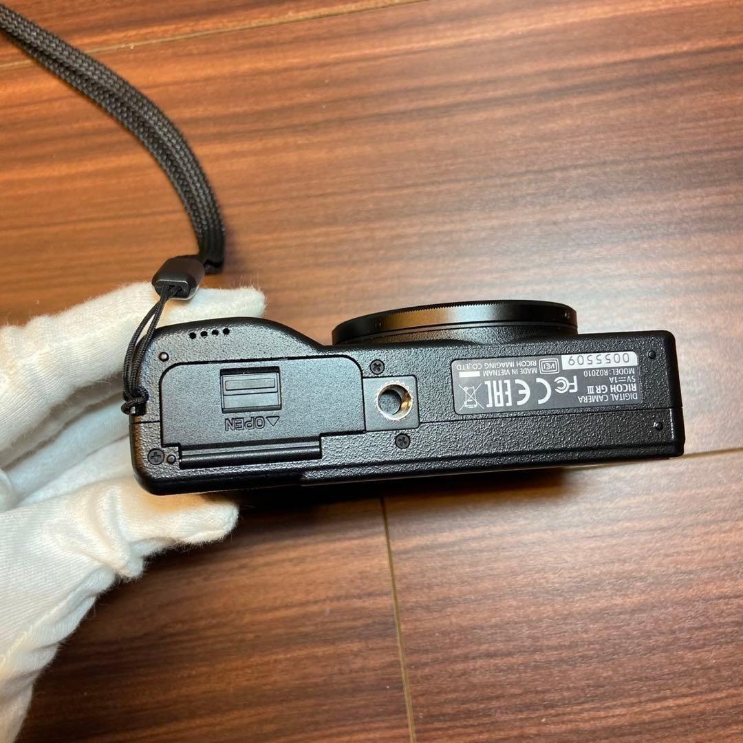 Ricoh Compact Digital Cameras Gr 4929