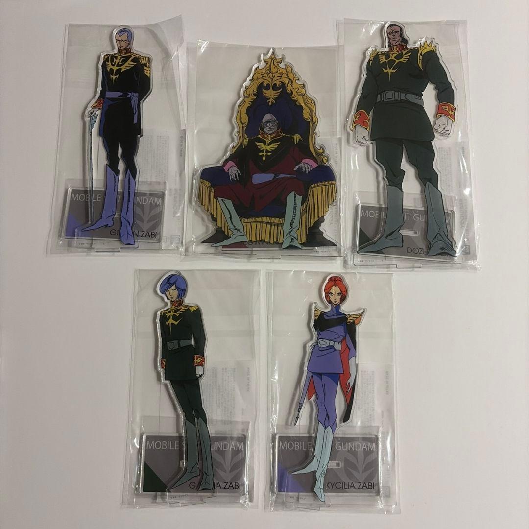 Acrylic Stands 5