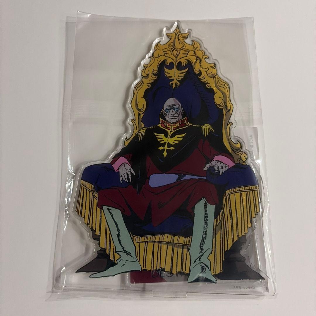 Acrylic Stands 5